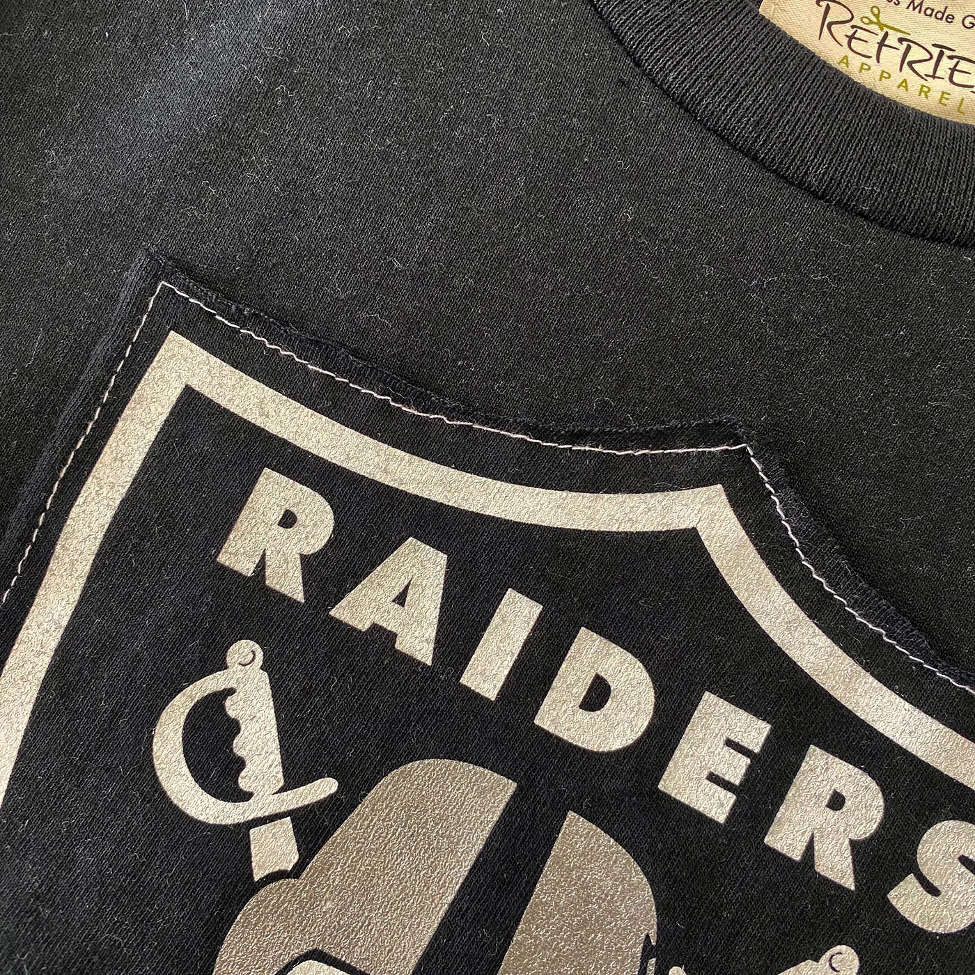 RAIDERS UNISEX OVERSIZED SHIELD TEE 5 RAIDERS UNISEX OVERSIZED SHIELD TEE - Image 3
